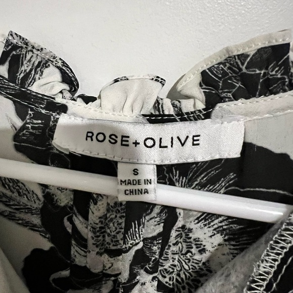 Rose & Olive Monochrome Floral Ruffle-Trim Sleeveless Camisole - Picture 3 of 3